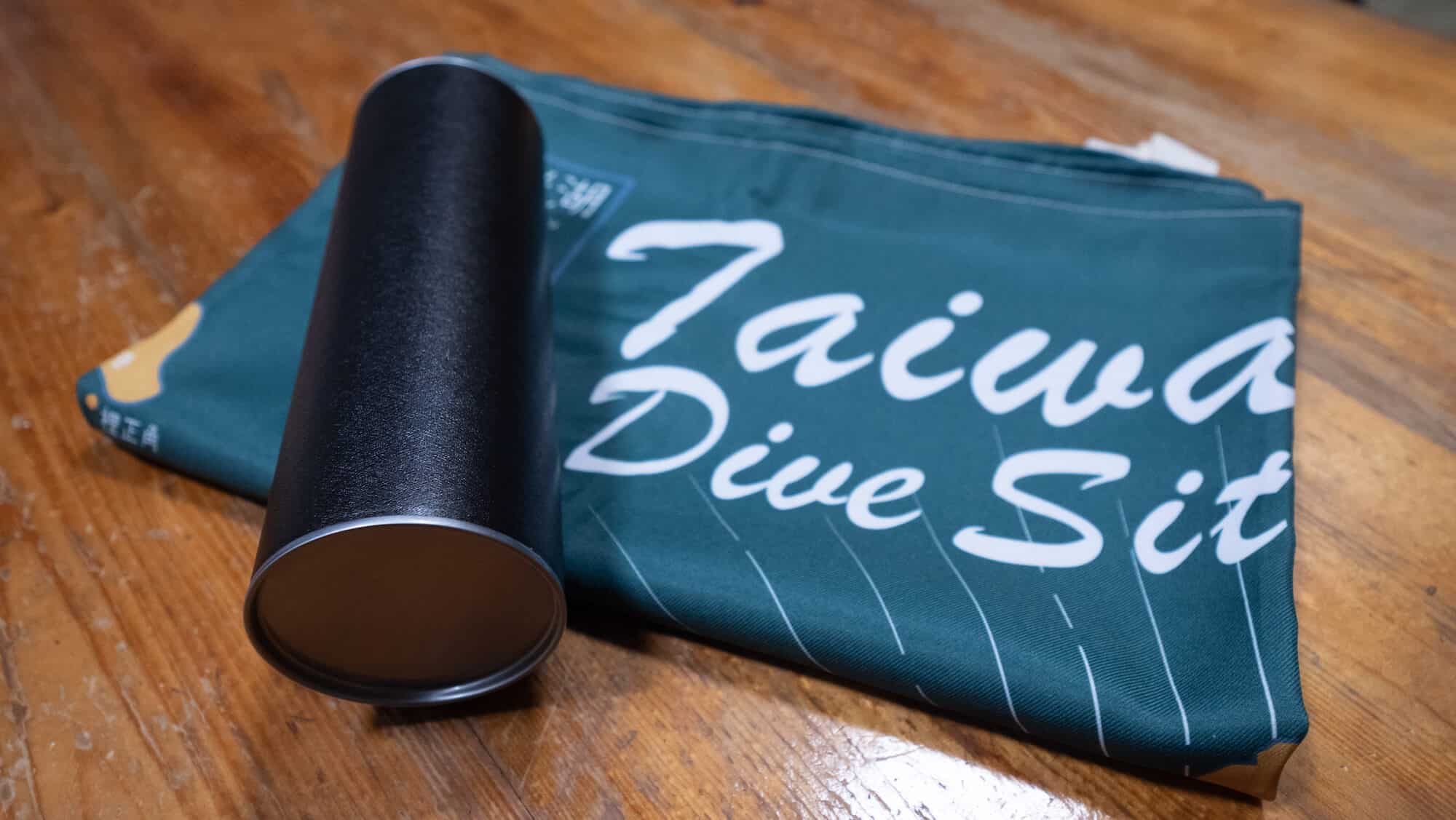 台灣潛點掛布 藍色脈動 BlueTrend 外包裝