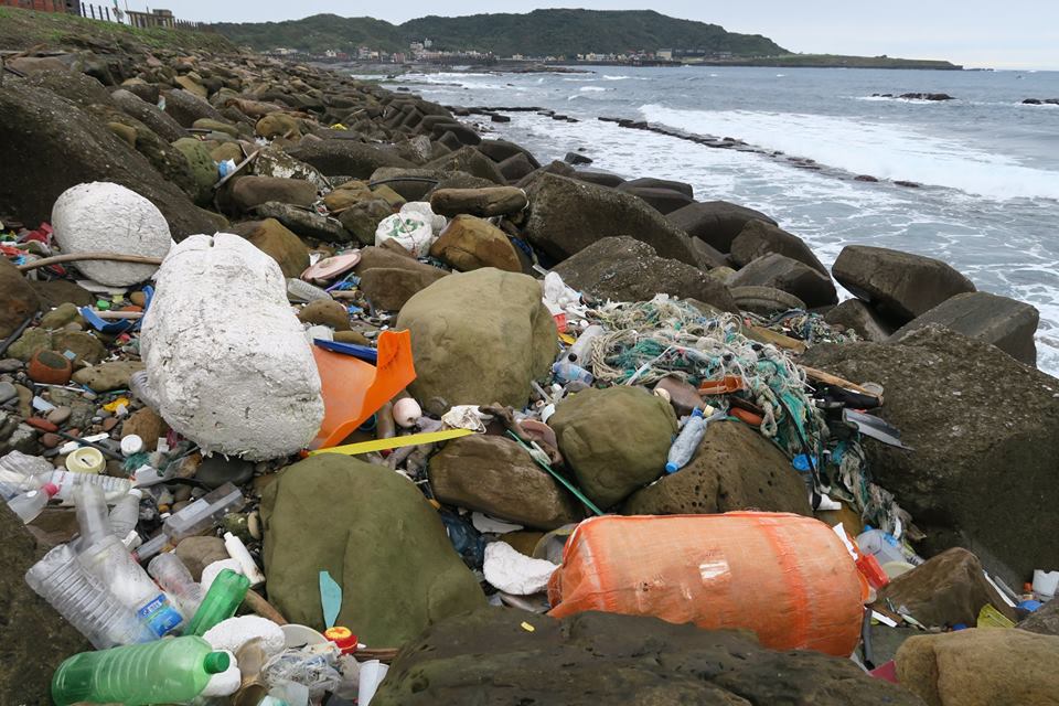 台灣海邊海洋廢棄物